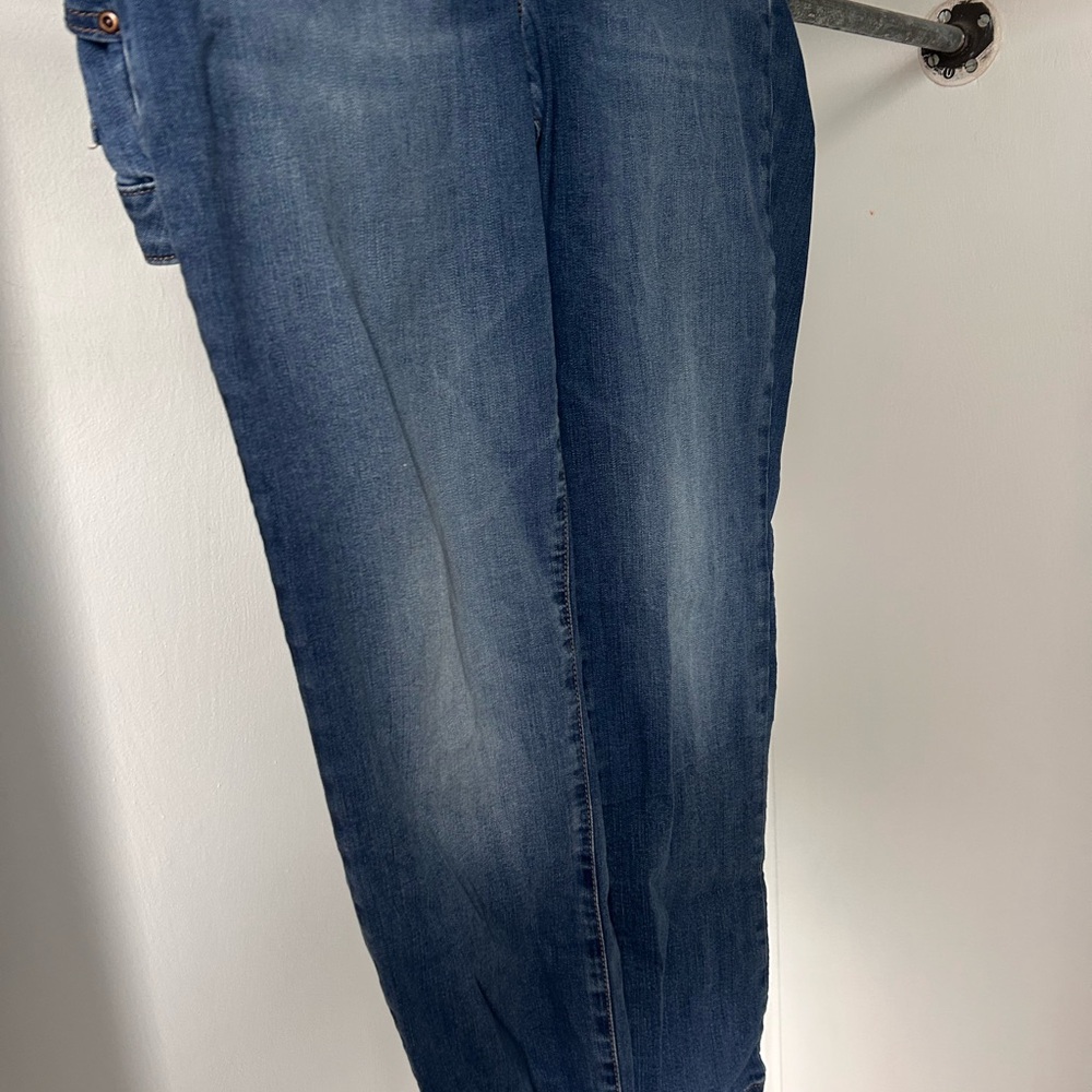 Sonoma Blue Straight Leg Jeans Vintage-Inspired